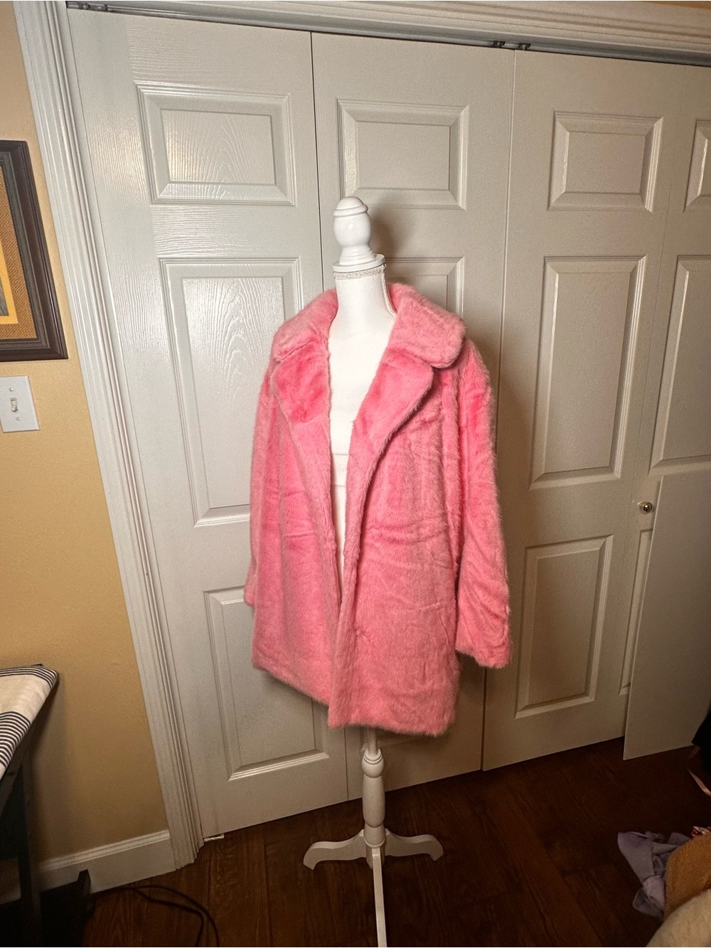 Women’s Plush Pink Teddy Coat – Soft Faux Fur Jacket